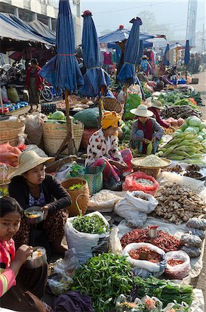 fresh food market - Weekly food market, Taungyi, Southern Shan State, Myanmar (Burma), Asia Stock Photo - Rights-Managed, Code: 841-06341822