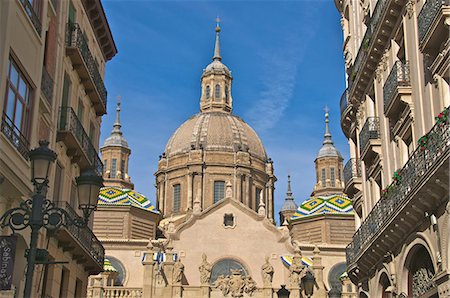 simsearch:841-05847068,k - Houses along Alfonso I Street, and Nuestra Senora del Pilar Basilica in the background, Saragossa (Zaragoza), Aragon, Spain, Europe Stock Photo - Rights-Managed, Code: 841-06341947