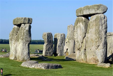 The prehistoric standing stone circle of Stonehenge, dating from between 3000 and 2000BC, UNESCO World Heritage Site, Wiltshire, England, United Kingdom, Europe Fotografie stock - Rights-Managed, Codice: 841-06342032