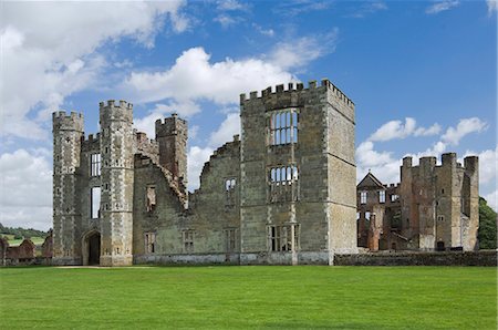 stone structure in england - Cowdray Castle, dating from the 16th century, Midhurst, West Sussex, England, United Kingdom, Europe Stock Photo - Rights-Managed, Code: 841-06342395