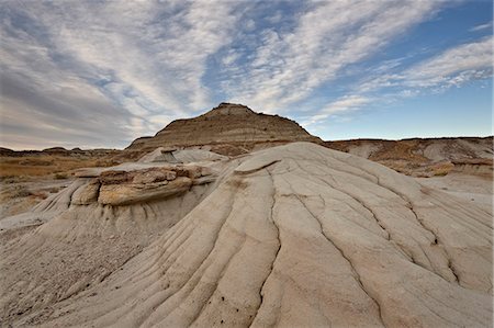 Badlands with clouds, Dinosaur Provincial Park, UNESCO World Heritage Site, Alberta, Canada, North America Foto de stock - Con derechos protegidos, Código: 841-06342630