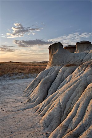 parque nacional badlands - Sunrise in the badlands, Theodore Roosevelt National Park, North Dakota, United States of America, North America Foto de stock - Con derechos protegidos, Código: 841-06342642