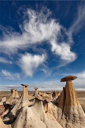 Cheminées de fée jaunes sous un nuage vaporeux, San Juan Basin, Nouveau-Mexique, États-Unis d'Amérique, Amérique du Nord Photographie de stock - Rights-Managed, Code: 841-06342662