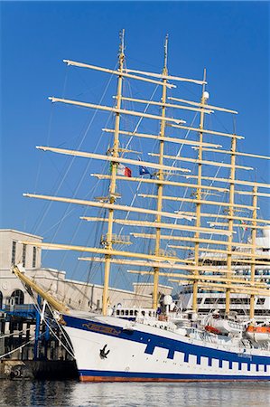 Royal Clipper cruise ship in Naples Port, Campania, Italy, Europe Stock Photo - Rights-Managed, Code: 841-06342930