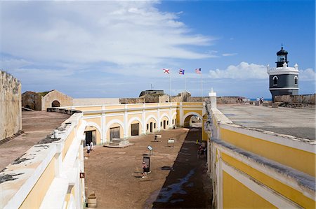 puerto rico - El Morro Lighthouse on Castillo San Felipe del Morro, Old City of San Juan, Puerto Rico Island, West Indies, United States of America, Central America Foto de stock - Con derechos protegidos, Código: 841-06343047