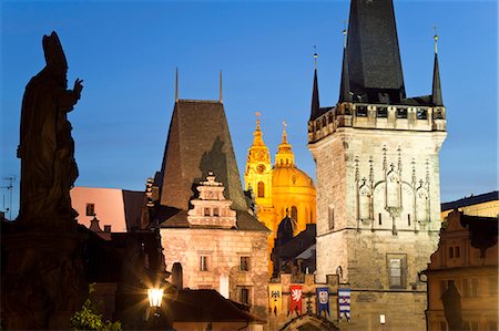 eastern european - Charles Bridge, UNESCO World Heritage Site, Prague, Czech Republic, Europe Foto de stock - Con derechos protegidos, Código: 841-06343145