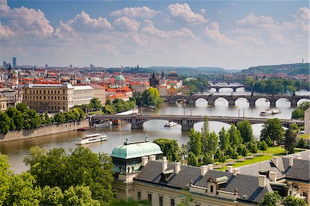 simsearch:841-06343164,k - View of the River Vltava and bridges, Prague, Czech Republic, Europe Stock Photo - Rights-Managed, Code: 841-06343162
