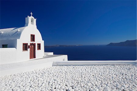 Église et pierres blanches à Oia, Santorin, Cyclades, îles grecques, Grèce, Europe Photographie de stock - Rights-Managed, Code: 841-06343301