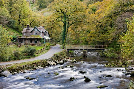 Watersmeet House in autumn, Exmoor National Park, Devon, England, United Kingdom, Europe Foto de stock - Con derechos protegidos, Código: 841-06343428