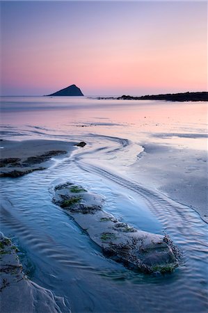 simsearch:841-06030625,k - Wembury Bay and the Great Mewstone at sunset, Wembury, Devon, England, United Kingdom, Europe Stock Photo - Rights-Managed, Code: 841-06343471