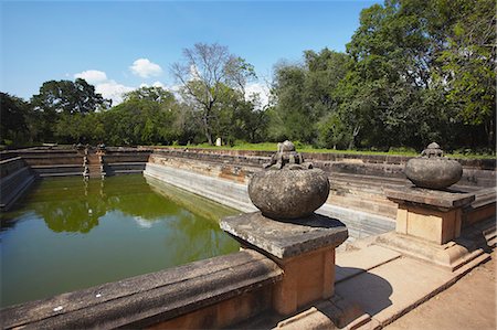 Kuttam Pokuna (zwei Teiche), nördliche Ruinen, Anuradhapura, UNESCO Weltkulturerbe, nördlichen Zentralprovinz in Sri Lanka, Asien Stockbilder - Lizenzpflichtiges, Bildnummer: 841-06343686