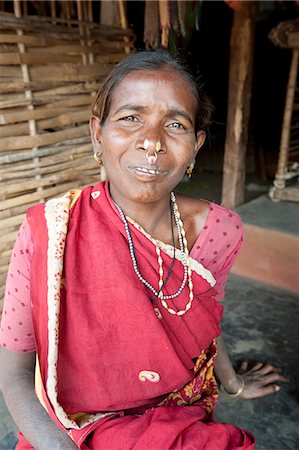 Desia Kondh tribal woman wearing traditional gold noserings and earrings, Bissam Cuttack, Orissa, India, Asia Foto de stock - Con derechos protegidos, Código: 841-06343897