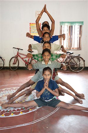 Young boys being trained as female Gotipua dancers performing in praise of Lord Jagannath and Lord Krishna, Raghurajpur, Orissa, India, Asia Foto de stock - Con derechos protegidos, Código: 841-06343938