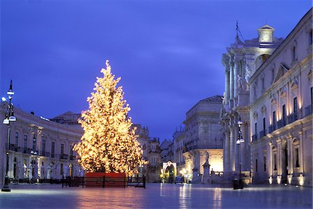 syracuse - Duomo Square at Christmas, Ortygia, Siracusa, Sicily, Italy, Europe Foto de stock - Direito Controlado, Número: 841-06343998