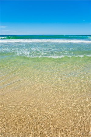 Crystal clear blue sea at Surfers Paradise, Gold Coast, Queensland, Australia, Pacific Foto de stock - Con derechos protegidos, Código: 841-06444962