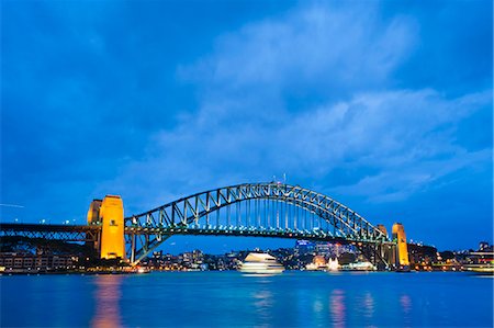 sydney - Sydney Harbour Bridge at night, Sydney, New South Wales, Australia, Pacific Foto de stock - Con derechos protegidos, Código: 841-06444987