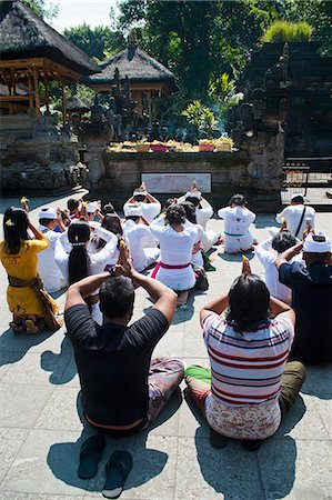 Gens qui priaient à Pura Tirta Empul Temple indou, Tampaksiring, Bali, Indonésie, Asie du sud-est, Asie Photographie de stock - Rights-Managed, Code: 841-06445058