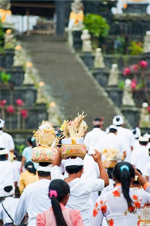 Hindu people at a religious Hindu festival at Besakih Temple (Pura Besakih), Bali, Indonesia, Southeast Asia, Asia Foto de stock - Con derechos protegidos, Código: 841-06445064