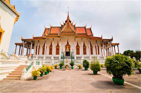 royal palace - Silver Pagoda, (Temple of the Emerald Buddha) at The Royal Palace, Phnom Penh, Cambodia, Indochina, Southeast Asia, Asia Stock Photo - Rights-Managed, Code: 841-06445197