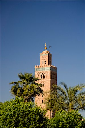 simsearch:6119-09170302,k - The minaret of the Koutoubia Mosque surrounded by palm trees in Marrakech, Morocco, North Africa, Africa Foto de stock - Direito Controlado, Número: 841-06445509