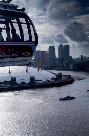 docklands - View over O2 Arena with Canary Wharf in background, London, England, United Kingdom, Europe Foto de stock - Con derechos protegidos, Código: 841-06445721