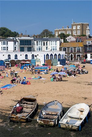 simsearch:841-06806715,k - Beach with Bleak House in the background, Viking Bay, Broadstairs, Kent, England, United Kingdom, Europe Stock Photo - Rights-Managed, Code: 841-06446029