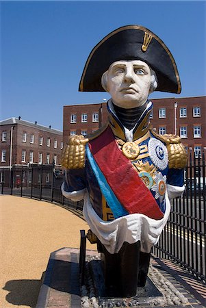 portsmouth - Ship figurehead of Admiral Nelson, Portsmouth Historic Docks, Portsmouth, Hampshire, England, United Kingdom, Europe Foto de stock - Con derechos protegidos, Código: 841-06446046