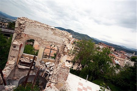 simsearch:841-07084225,k - A view of  the city of Aquila after the 2009 eathquake, Aquila, Abruzzi, Italy, Europe Foto de stock - Con derechos protegidos, Código: 841-06446121