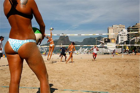 simsearch:841-06446409,k - Women playing volleyball on Ipanema beach, Rio de Janeiro, Brazil, South America Fotografie stock - Rights-Managed, Codice: 841-06446358