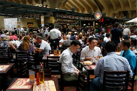 simsearch:841-06446409,k - People sitting at a restaurant in Mercado Municipal, Sao Paulo, Brazil, South America Fotografie stock - Rights-Managed, Codice: 841-06446409
