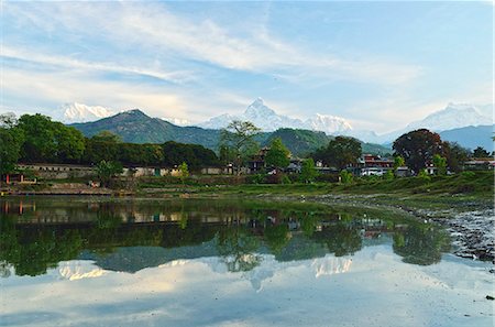 pokhara - Annapurna Himal, Machapuchare et Phewa Tal à partir de Pokhara, Zone de Gandaki, région ouest, au Népal, Himalaya, Asie Photographie de stock - Rights-Managed, Code: 841-06446554