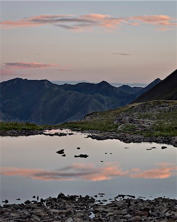 Nuages roses à l'aube se reflètent dans un tarn près de Stony Pass, San Juan National Forest, Colorado, États-Unis d'Amérique, l'Amérique du Nord Photographie de stock - Rights-Managed, Code: 841-06446917
