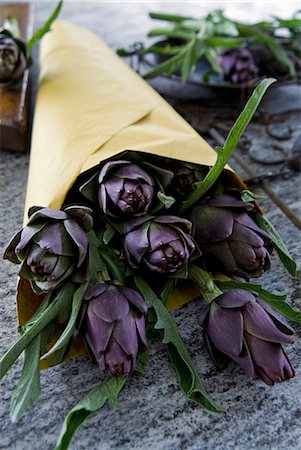 purple artichoke - Artichauts dans une sac, Italie, Europe Photographie de stock - Rights-Managed, Code: 841-06446927