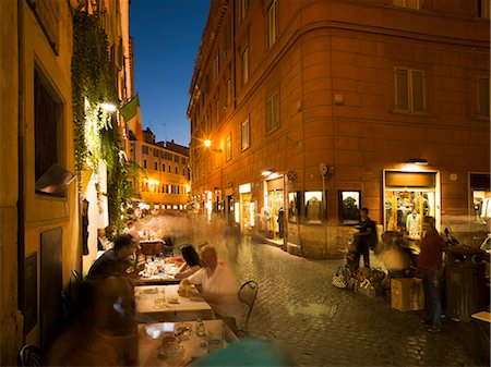 Gens à manger à l'extérieur restaurant, Rome, Lazio, Italie, Europe Photographie de stock - Rights-Managed, Code: 841-06447034