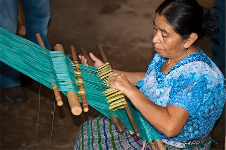 Mayan woman's weaver cooperative in Santiago Atitlan, Guatemala, Central America Foto de stock - Direito Controlado, Número: 841-06447405