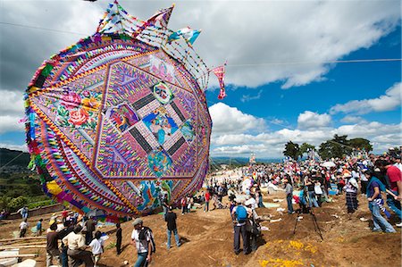 Day Of The Dead Drachen (Barriletes) auf dem Friedhof in Santiago Sacatepequez, Guatemala, Zentralamerika Stockbilder - Lizenzpflichtiges, Bildnummer: 841-06447425