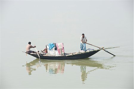 simsearch:841-06447694,k - Village fishermen in wooden boat, River Hugli (River Hooghly), West Bengal, India, Asia Stock Photo - Rights-Managed, Code: 841-06447692