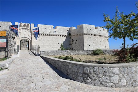 fortified castle - Castle, Monte Sant'Angelo, Puglia, Italy, Europe Stock Photo - Rights-Managed, Code: 841-06447880