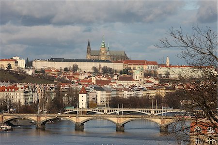 prager schloss - Cathédrale Saint-Guy, le château de Prague et la rivière Vltava, patrimoine mondial UNESCO, Prague, République tchèque, Europe Photographie de stock - Rights-Managed, Code: 841-06448015