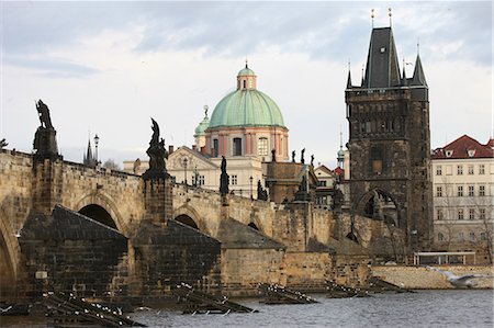 Pont Charles, patrimoine mondial de l'UNESCO et la rivière Vltava, Prague, République tchèque, Europe Photographie de stock - Rights-Managed, Code: 841-06448026