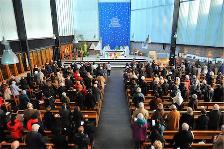 religious - Messe catholique pour toute l'Europe des nations, Paris, France, Photographie de stock - Rights-Managed, Code: 841-06448072