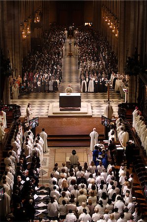 Célébration de la semaine de Pâques (Messe chrismale) dans la cathédrale de Notre Dame, Paris, France, Europe Photographie de stock - Rights-Managed, Code: 841-06448149