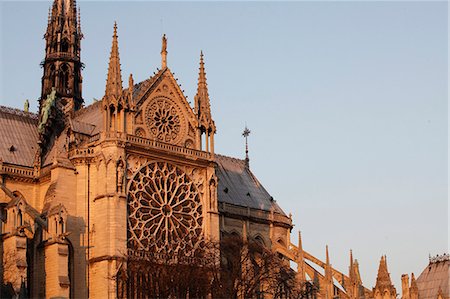 simsearch:632-06118454,k - Rose window on South facade, Notre Dame Cathedral, Paris, France, Europe Foto de stock - Con derechos protegidos, Código: 841-06448141