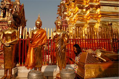 Procession et Bouddha statues en Doi Suthep temple, Chiang Mai (Thaïlande), l'Asie du sud-est, Asie Photographie de stock - Rights-Managed, Code: 841-06448180