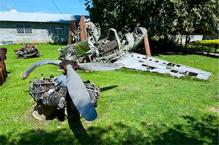 seconda guerra mondiale - Second Wordl War relic at the Betikama SDA mission, Honiara, capital of the Solomon Islands, Pacific Fotografie stock - Rights-Managed, Codice: 841-06448238