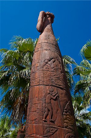 Wooden statues in the sculpture garden of La Foa, West coast of Grand Terre, New Caledonia, Melanesia, South Pacific, Pacific Foto de stock - Con derechos protegidos, Código: 841-06448329