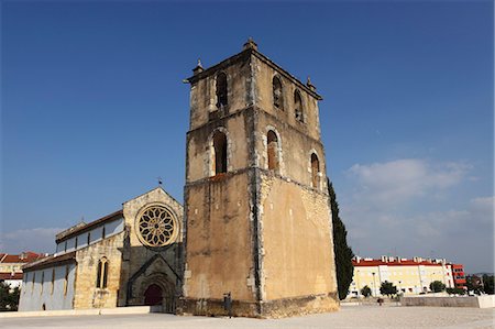 simsearch:841-06446251,k - Belfry and 12th century Santa Maria dos Olivais Church, built by the Order of the Knights Templar, Tomar, Ribatejo, Portugal, Europe Foto de stock - Con derechos protegidos, Código: 841-06448426