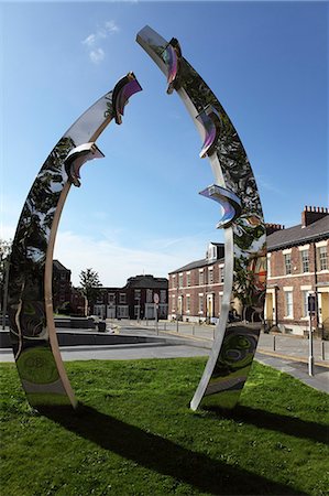 european sculptures - Sunniside Gardens, including a glass and mirror sculpture designed by Laura Johnston, Sunderland, Tyne and Wear, England, United Kingdom, Europe Stock Photo - Rights-Managed, Code: 841-06448436