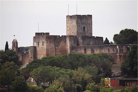 fort wall - Castle keep and walls, part of the fortress founded by the Knights Templar, the Convent of Christ, UNESCO World Heritage Site, Tomar, Ribatejo, Portugal, Europe Stock Photo - Rights-Managed, Code: 841-06448430