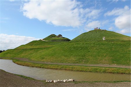 simsearch:841-06447974,k - Northumberlandia, the world's largest human form sculpture, known as the Naked Lady of Cramlington, Northumberland, England, United Kingdom, Europe Stock Photo - Rights-Managed, Code: 841-06448442